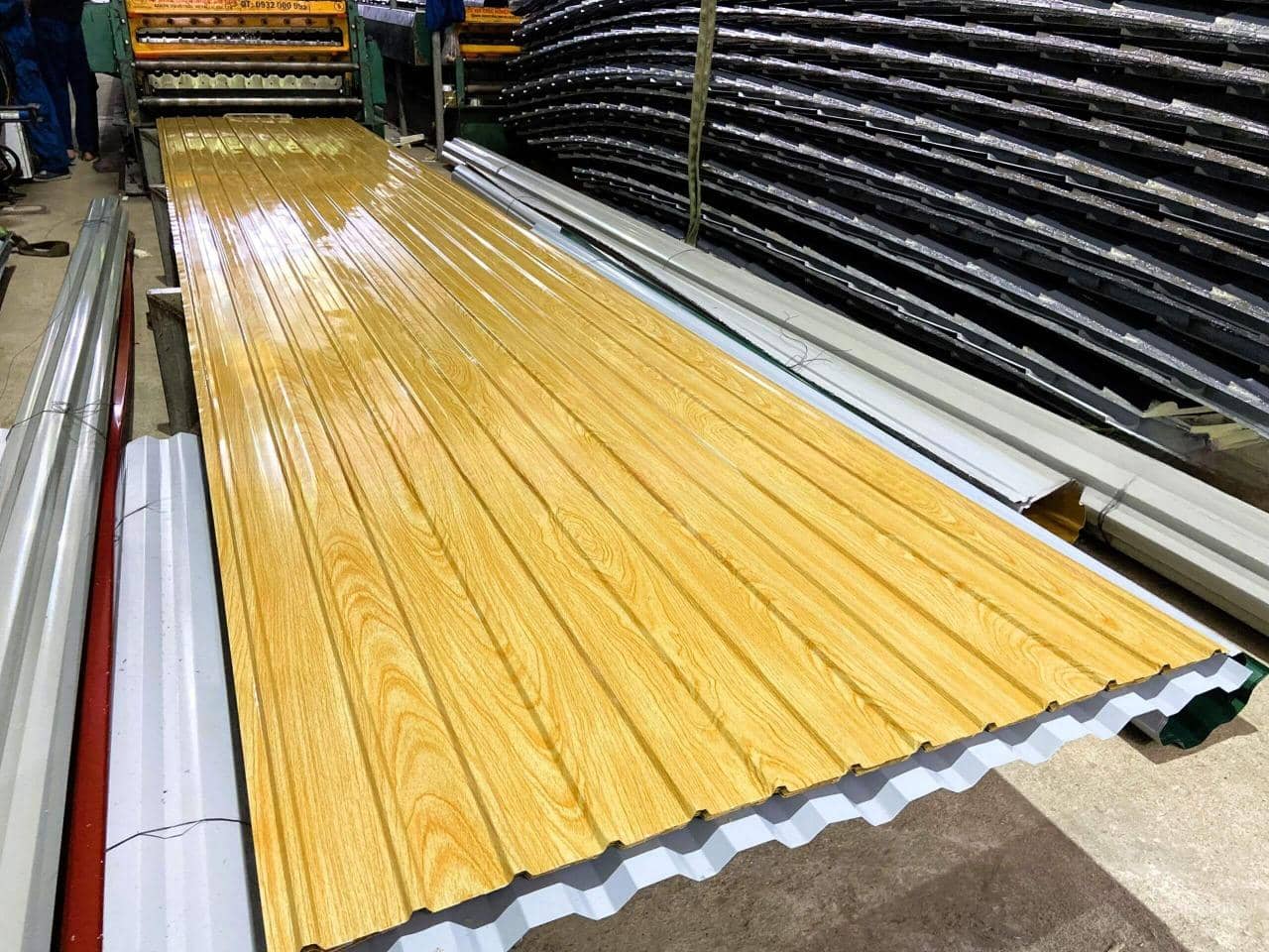 các loại tôn 13 sóng la phông