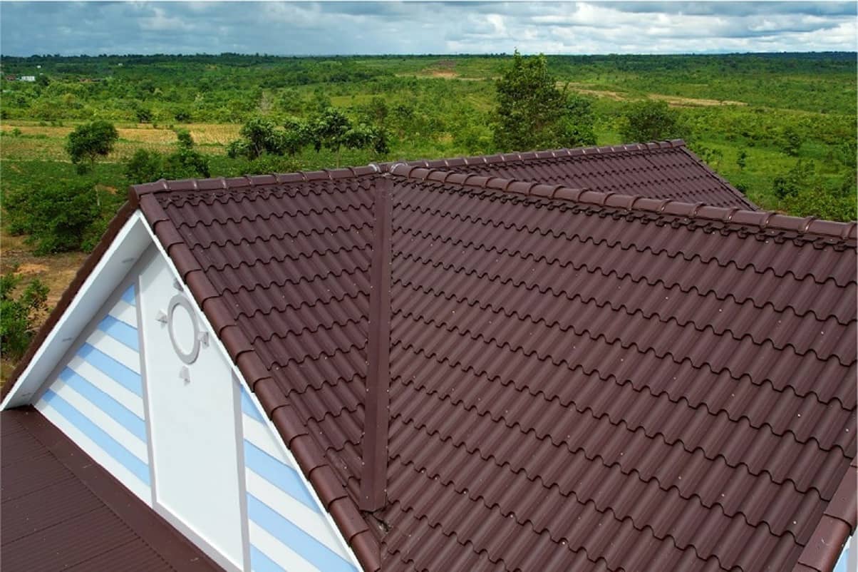 báo giá tôn lợp mái màu nâu đất